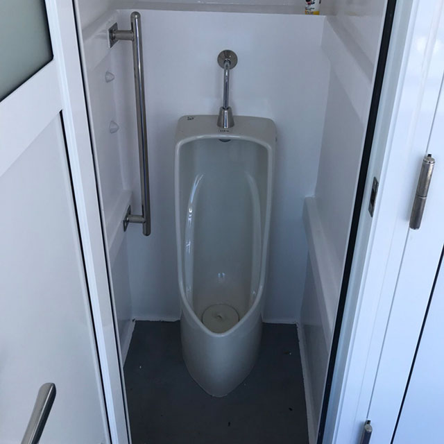 男個室トイレ